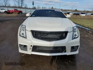 2013 Cadillac CTS-V z VIN 1G6DV1EP1D0133132, wystawiony jako Copart lot #85289884 z przebiegiem 37 093 mil mil oraz Szkody całkowita. Historia ofert i sprzedaży dostępna na DreamBid. Obrazek 5.