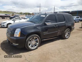 2014 Cadillac Escalade Premium z VIN 1GYS4CEF5ER221795, wystawiony jako Copart lot #55036035 z przebiegiem 136 606 mil mil oraz Szkoda całkowita • Salvage title. Historia ofert i sprzedaży dostępna na DreamBid. Obrazek 1.