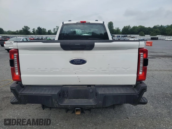 2024 Ford F-250 XL z VIN 1FT7W2BA9REC55812, wystawiony jako Copart lot #64114595 z przebiegiem 12 778 mil mil oraz Czysty tytuł • Clean title. Historia ofert i sprzedaży dostępna na DreamBid. Obrazek 6.
