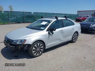 2013 Volkswagen Jetta Hybrid SE с VIN 3VW637AJXDM223583, выставлен на аукционе IAAI как лот 42246241 с пробегом 44 409 миль миль и . История ставок и продаж доступна на DreamBid. Изображение 2.