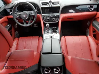 2021 Bentley Bentayga V8 z VIN SJAAM2ZV6MC035957, wystawiony jako Copart lot #76741673 z przebiegiem 14 683 mil mil oraz . Historia ofert i sprzedaży dostępna na DreamBid. Obrazek 8.