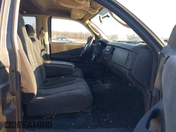 2002 Dodge Dakota Sport with VIN 1B7GL32X52S564722, listed as a IAAI auction lot 41455669 with 211,890 mi miles. Bid and sale history available at carsss.com. Image 5.