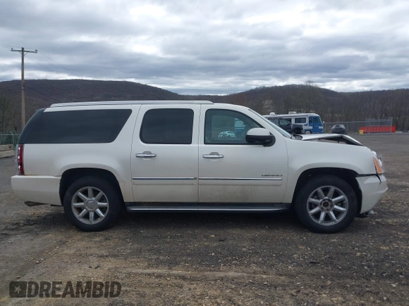 2011 GMC Yukon XL Denali z VIN 1GKS2MEF7BR271728, wystawiony jako IAAI lot #42050555 z przebiegiem 251 752 mil mil oraz . Historia ofert i sprzedaży dostępna na DreamBid. Obrazek 13.