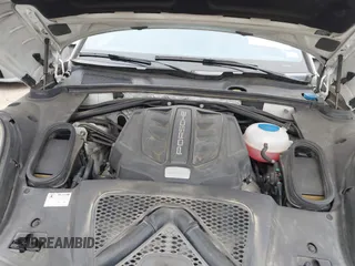 2015 Porsche Macan S z VIN WP1AB2A57FLB72326, wystawiony jako IAAI lot #41879595 z przebiegiem 136 719 mil mil oraz . Historia ofert i sprzedaży dostępna na DreamBid. Obrazek 10.