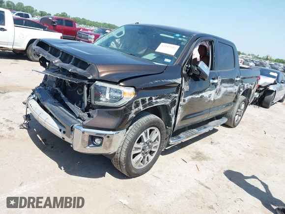 2018 Toyota Tundra SR5 z VIN 5TFAW5F18JX699080, wystawiony jako IAAI lot #42242945 z przebiegiem Nie podano mil oraz . Historia ofert i sprzedaży dostępna na DreamBid. Obrazek 17.