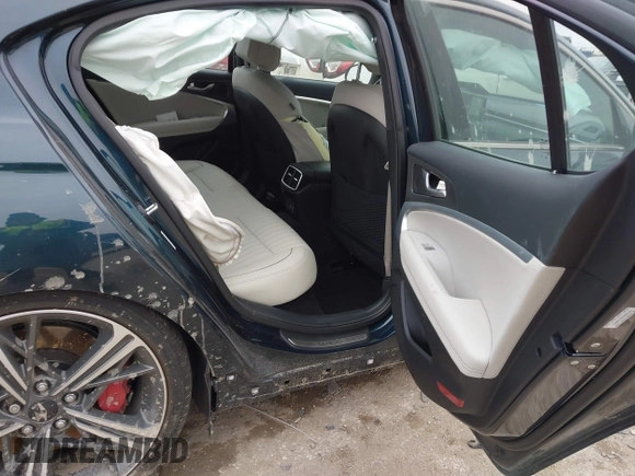 2024 Genesis G70 3.3T Sport Advanced with VIN KMTG54SE4RU139023, listed as a IAAI auction lot 41646110 with 12,204 mi miles. Bid and sale history available at carsss.com. Image 8.