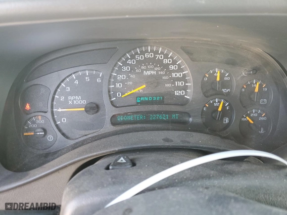 2003 Chevrolet Silverado 1500HD LS with VIN 1GCGK13U63F217521, listed as a Copart auction lot 50450725 with 227,621 mi miles and Clean Title. Bid and sale history available at carsss.com. Image 9.