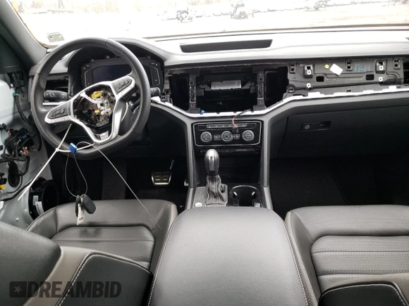 2021 Volkswagen Atlas SEL Premium R-Line with VIN 1V2FE2CA2MC206046, listed as a Copart auction lot 44449843 with 13,805 mi miles and Salvage title. Bid and sale history available at DreamBid. Image 8.