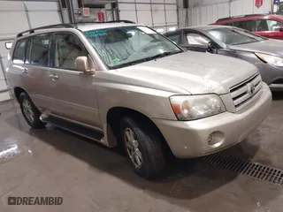 2005 Toyota Highlander with VIN JTEGP21AX50066684, listed as a IAAI auction lot 41811303 with 188,714 mi miles. Bid and sale history available at carsss.com. Image 1.