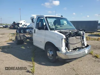 2018 Chevrolet Express Commercial with VIN 1GB3GSCG0J1302871, listed as a Copart auction lot 51438024 with 67,392 mi miles and Salvage Title. Bid and sale history available at carsss.com. Image 4.