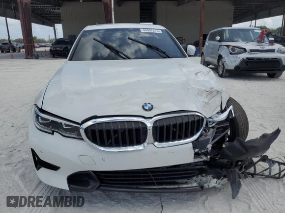 2022 BMW 3 Series 330i z VIN 3MW5R1J04N8C45622, wystawiony jako Copart lot #55467275 z przebiegiem 42 977 mil mil oraz Szkoda całkowita • Salvage title. Historia ofert i sprzedaży dostępna na DreamBid. Obrazek 5.