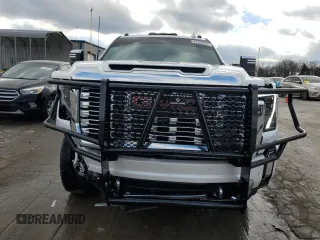 2024 GMC Sierra 2500HD Denali z VIN 1GT49RE74RF395604, wystawiony jako Copart lot #41529455 z przebiegiem 16 545 mil mil oraz Szkoda całkowita • Salvage title. Historia ofert i sprzedaży dostępna na DreamBid. Obrazek 5.