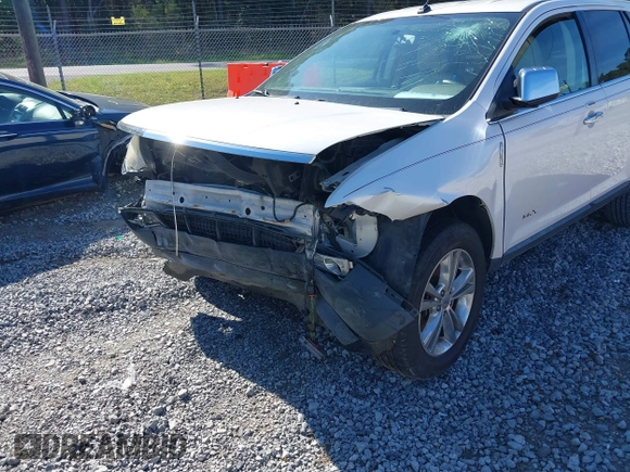 2010 Lincoln MKX z VIN 2LMDJ6JC5ABJ00461, wystawiony jako IAAI lot #41869893 z przebiegiem Nie podano mil oraz . Historia ofert i sprzedaży dostępna na DreamBid. Obrazek 6.