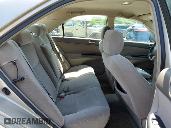 2005 Toyota Camry STD z VIN JTDBE32K850302413, wystawiony jako Copart lot #60884445 z przebiegiem 342 219 mil mil oraz Czysty tytuł • Clean title. Historia ofert i sprzedaży dostępna na DreamBid. Obrazek 10.
