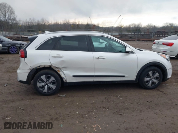 2017 Kia Niro FE with VIN KNDCB3LC5H5042757, listed as a IAAI auction lot 41410857 with 114,267 mi miles. Bid and sale history available at carsss.com. Image 13.