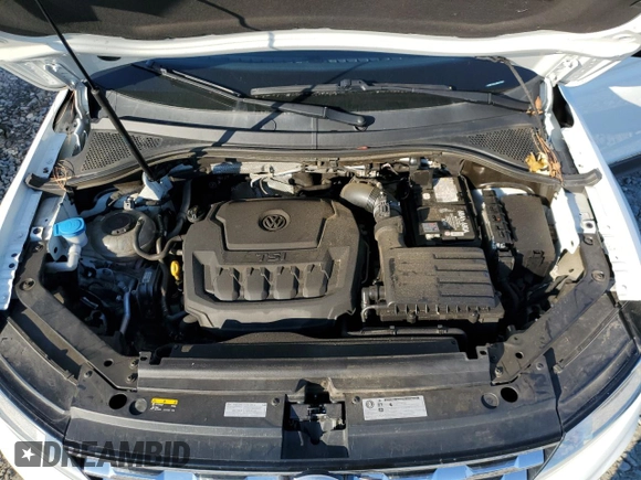 2018 Volkswagen Tiguan SEL z VIN 3VV3B7AX3JM047891, wystawiony jako Copart lot #41615545 z przebiegiem 63 995 mil mil oraz Szkoda całkowita • Salvage title. Historia ofert i sprzedaży dostępna na DreamBid. Obrazek 14.