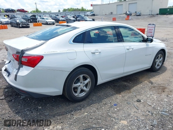 2016 Chevrolet Malibu LS z VIN 1G1ZB5ST1GF210886, wystawiony jako IAAI lot #42557333 z przebiegiem 46 829 mil mil oraz . Historia ofert i sprzedaży dostępna na DreamBid. Obrazek 4.