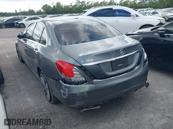 2018 Mercedes-Benz C 300 with VIN 55SWF4JBXJU265610, listed as a IAAI auction lot 41626070 with 46,071 mi miles and . Bid and sale history available at DreamBid. Image 3.