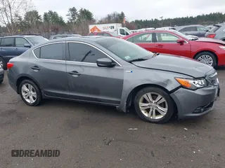 2013 Acura ILX Hybrid Tech Pkg with VIN 19VDE3F75DE300518, listed as a IAAI auction lot 41951546 with 149,618 mi miles. Bid and sale history available at carsss.com. Image 14.