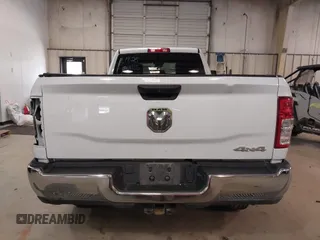 2023 Ram 2500 Tradesman z VIN 3C6UR5HL0PG529660, wystawiony jako IAAI lot #41491722 z przebiegiem 43 672 mil mil oraz . Historia ofert i sprzedaży dostępna na DreamBid. Obrazek 16.