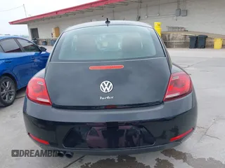 2017 Volkswagen Beetle Fleet z VIN 3VWF17AT4HM626410, wystawiony jako IAAI lot #42275270 z przebiegiem 39 516 mil mil oraz . Historia ofert i sprzedaży dostępna na DreamBid. Obrazek 16.