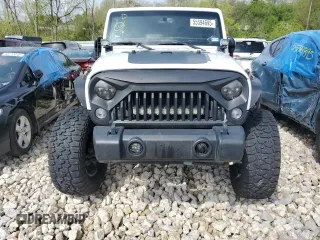 2014 Jeep Wrangler Unlimited Sahara z VIN 1C4HJWEG8EL257437, wystawiony jako Copart lot #55594695 z przebiegiem 157 575 mil mil oraz Czysty tytuł • Clean title. Historia ofert i sprzedaży dostępna na DreamBid. Obrazek 5.