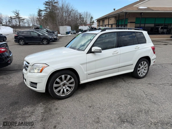 2011 Mercedes-Benz GLK-Class GLK 350 with VIN WDCGG8HB2BF537364, listed as a Copart auction lot 47692235 with 108,406 mi miles and Clean Title. Bid and sale history available at carsss.com. Image 2.