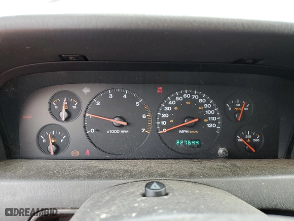2001 Jeep Grand Cherokee Laredo with VIN 1J4GW48S21C659976, listed as a Copart auction lot 49417965 with 227,644 mi miles and Salvage Title. Bid and sale history available at carsss.com. Image 9.