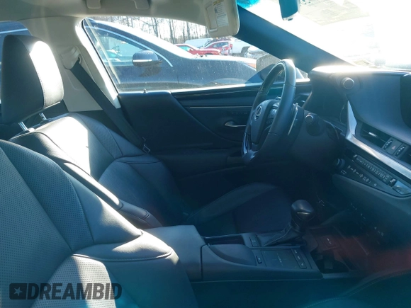 2020 Lexus ES with VIN 58ADZ1B13LU073464, listed as a IAAI auction lot 41195303 with 57,991 mi miles. Bid and sale history available at carsss.com. Image 5.