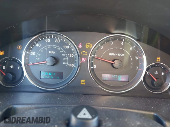 2006 Jeep Commander Limited с VIN 1J8HH58N86C329120, выставлен на аукционе IAAI как лот 41281231 с пробегом 386 061 миль миль и . История ставок и продаж доступна на DreamBid. Изображение 7.