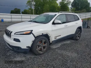 2016 Jeep Cherokee Latitude with VIN 1C4PJMCS8GW250805, listed as a Copart auction lot 52947755 with 135,399 mi miles and Clean Title. Bid and sale history available at carsss.com. Image 1.
