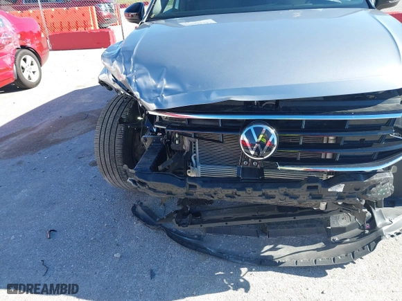 2023 Volkswagen Tiguan SE R-Line Black with VIN 3VVCB7AX7PM137019, listed as a IAAI auction lot 40731252 with 20,098 mi miles. Bid and sale history available at carsss.com. Image 18.