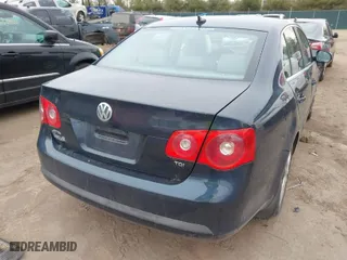 2006 Volkswagen Jetta Sedan 1.9L TDI with VIN 3VWST71K56M032034, listed as a IAAI auction lot 41498486 with 137,573 mi miles. Bid and sale history available at carsss.com. Image 4.