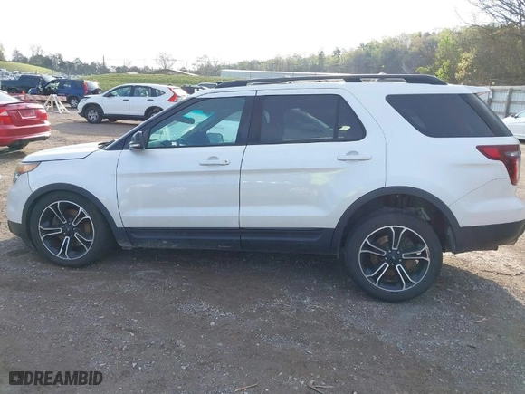 2015 Ford Explorer Sport with VIN 1FM5K8GT1FGC11511, listed as a IAAI auction lot 41922269 with 163,014 mi miles. Bid and sale history available at carsss.com. Image 14.