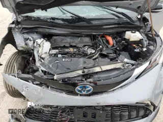 2024 Toyota Sienna LE with VIN 5TDCSKFC1RS131940, listed as a Copart auction lot 88248175 with 6,917 mi miles and Salvage Title. Bid and sale history available at carsss.com. Image 12.