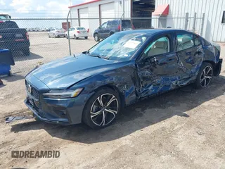 2024 Volvo S60 Plus Dark Theme z VIN 7JRL12TLXRG294640, wystawiony jako IAAI lot #42207466 z przebiegiem 23 304 mil mil oraz . Historia ofert i sprzedaży dostępna na DreamBid. Obrazek 18.