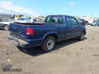 2003 Chevrolet S-10 LS with VIN 1GCCS19X238174168, listed as a IAAI auction lot 41540296 with 100,440 mi miles. Bid and sale history available at carsss.com. Image 4.