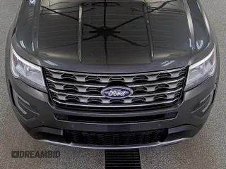 2017 Ford Explorer XLT z VIN 1FM5K8D89HGD08040, wystawiony jako IAAI lot #42516623 z przebiegiem 50 937 mil mil oraz . Historia ofert i sprzedaży dostępna na DreamBid. Obrazek 6.