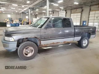 2001 Dodge 1500 with VIN 3B7HF13Z71M570626, listed as a Copart auction lot 55358355 with 203,464 mi miles and Clean Title. Bid and sale history available at carsss.com. Image 1.