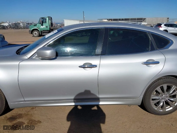 2013 Infiniti M37 with VIN JN1BY1AP0DM511079, listed as a IAAI auction lot 41678015 with 270,594 mi miles. Bid and sale history available at carsss.com. Image 14.