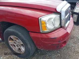 2006 Dodge Dakota SLT with VIN 1D7HE48J06S558586, listed as a IAAI auction lot 41591673 with 252,722 mi miles. Bid and sale history available at carsss.com. Image 6.