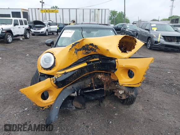 2015 MINI Hardtop 4 Door z VIN WMWXS5C54FT833253, wystawiony jako IAAI lot #42247647 z przebiegiem Nie podano mil oraz . Historia ofert i sprzedaży dostępna na DreamBid. Obrazek 6.