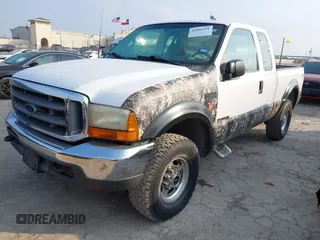 2000 Ford Super Duty F-250 XL with VIN 1FTNX21F0YEA34082, listed as a IAAI auction lot 42041351 with 431,351 mi miles. Bid and sale history available at carsss.com. Image 2.