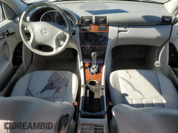 2006 Mercedes-Benz C 230 Sport z VIN WDBRF56H46F730658, wystawiony jako Copart lot #44520115 z przebiegiem 200 746 mil mil oraz Szkoda całkowita • Salvage title. Historia ofert i sprzedaży dostępna na DreamBid. Obrazek 8.