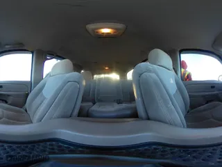 2005 Chevrolet Tahoe LS with VIN 1GNEK13T75J126912, listed as a IAAI auction lot 41370116 with 242,937 mi miles. Bid and sale history available at carsss.com. Image 19.