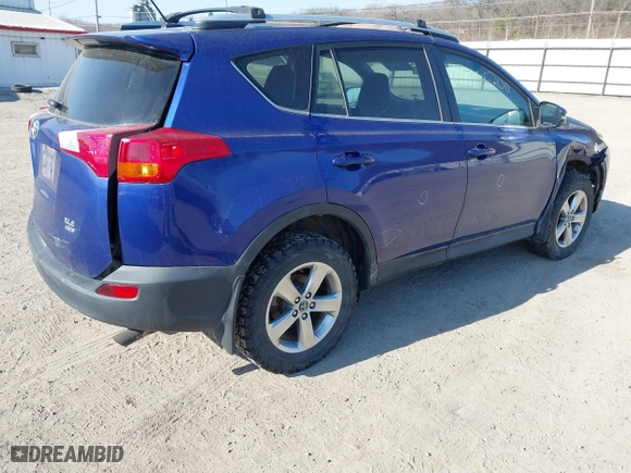 2015 Toyota RAV4 XLE with VIN 2T3RFREVXFW253698, listed as a IAAI auction lot 41798700 with 147,202 mi miles. Bid and sale history available at carsss.com. Image 4.