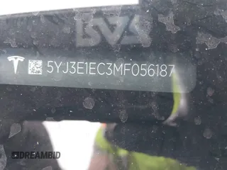 2021 Tesla Model 3 Performance z VIN 5YJ3E1EC3MF056187, wystawiony jako IAAI lot #42372230 z przebiegiem 56 679 mil mil oraz . Historia ofert i sprzedaży dostępna na DreamBid. Obrazek 19.