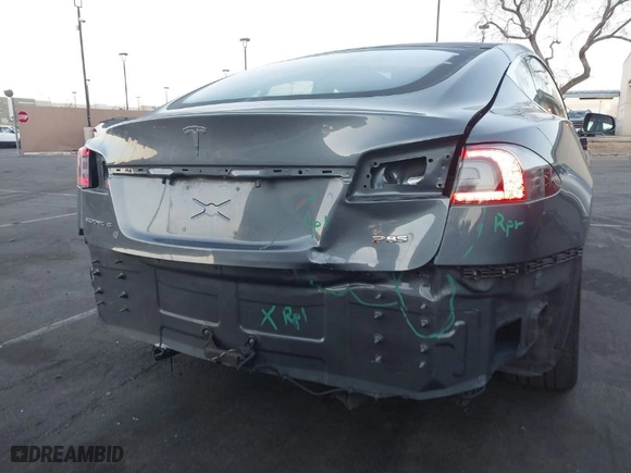2013 Tesla Model S Performance with VIN 5YJSA1DP8DFP14078, listed as a IAAI auction lot 41728062 with 178,723 mi miles. Bid and sale history available at carsss.com. Image 6.