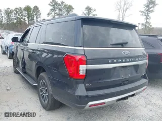 2023 Ford Expedition Max XLT with VIN 1FMJK1H85PEA03807, listed as a IAAI auction lot 41683137 with 42,326 mi miles. Bid and sale history available at carsss.com. Image 3.