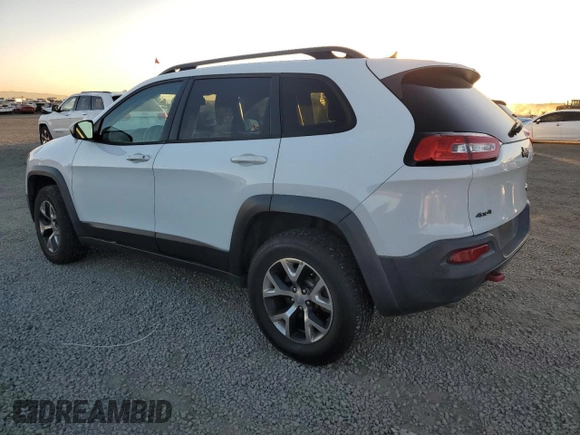 2014 Jeep Cherokee Trailhawk with VIN 1C4PJMBB4EW158878, listed as a Copart auction lot 88818735 with 126,221 mi miles and Clean Title. Bid and sale history available at carsss.com. Image 2.
